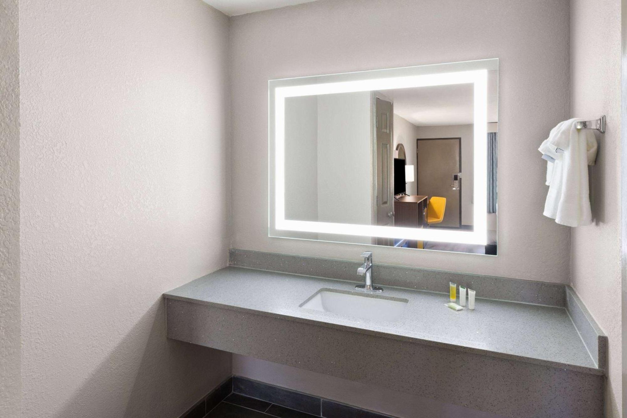 Days Inn & Suites By Wyndham Vicksburg Ngoại thất bức ảnh
