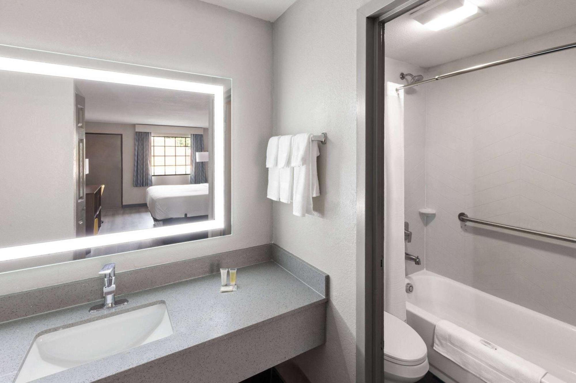 Days Inn & Suites By Wyndham Vicksburg Ngoại thất bức ảnh